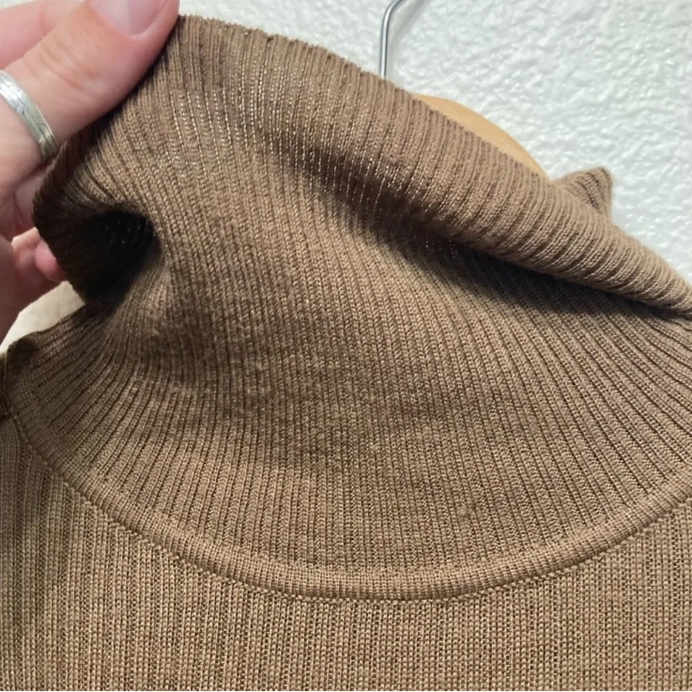 Wool Ribbed Brown turtleneck_4